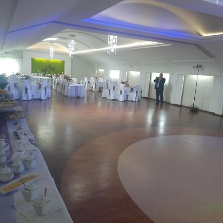Dwor Wapowce Hotel Ngoại thất bức ảnh