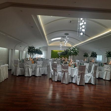 Dwor Wapowce Hotel Ngoại thất bức ảnh