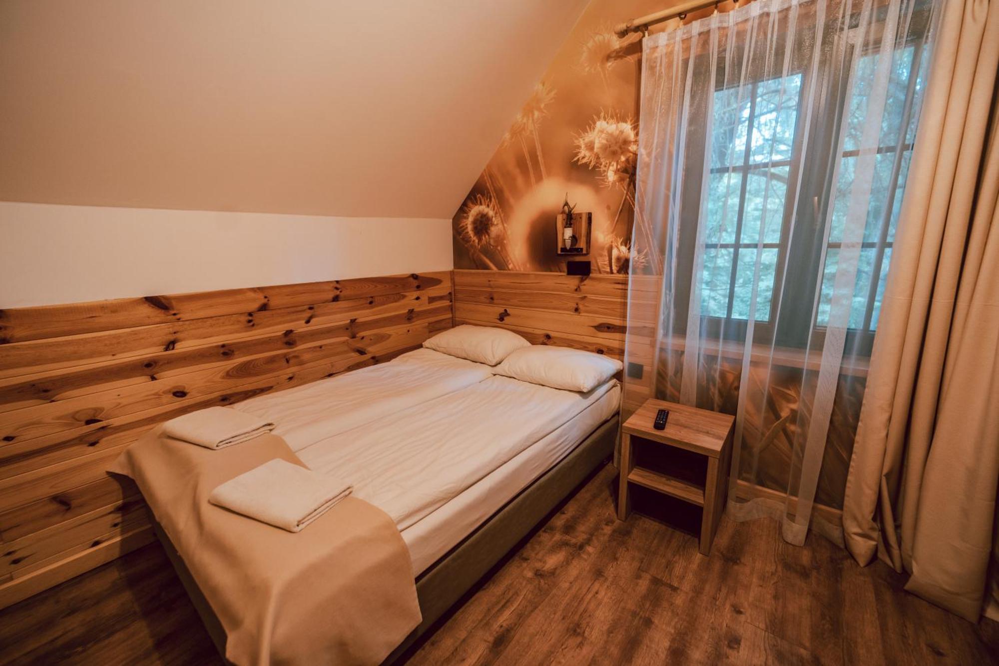 Dwor Wapowce Hotel Ngoại thất bức ảnh