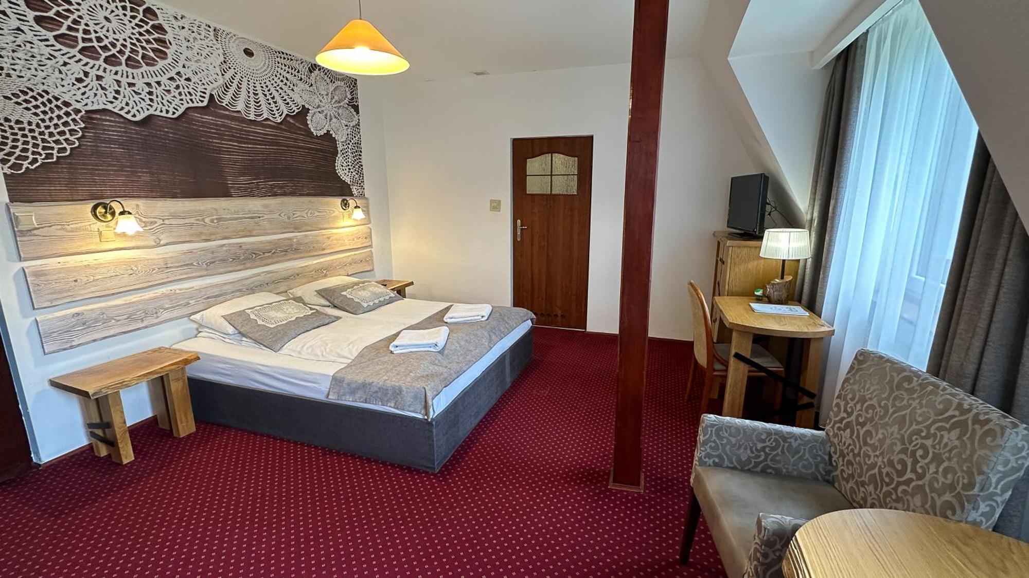 Dwor Wapowce Hotel Ngoại thất bức ảnh