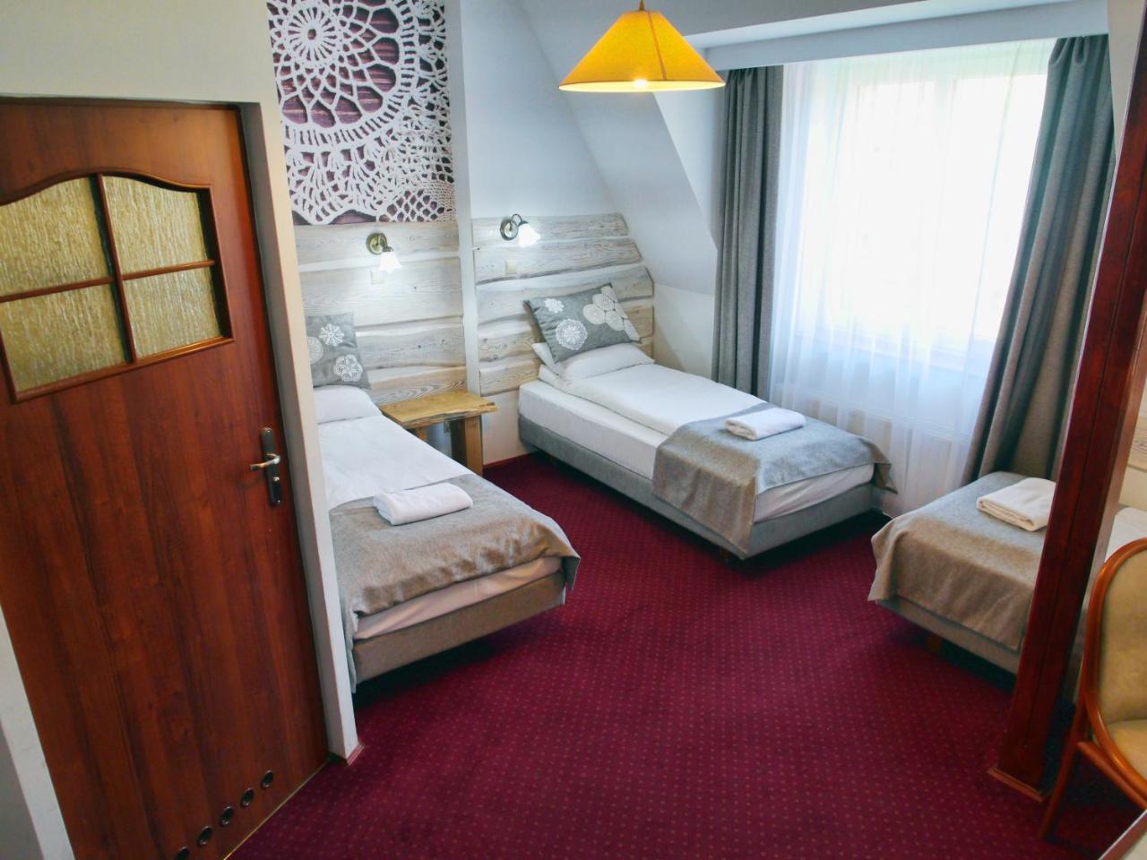 Dwor Wapowce Hotel Ngoại thất bức ảnh