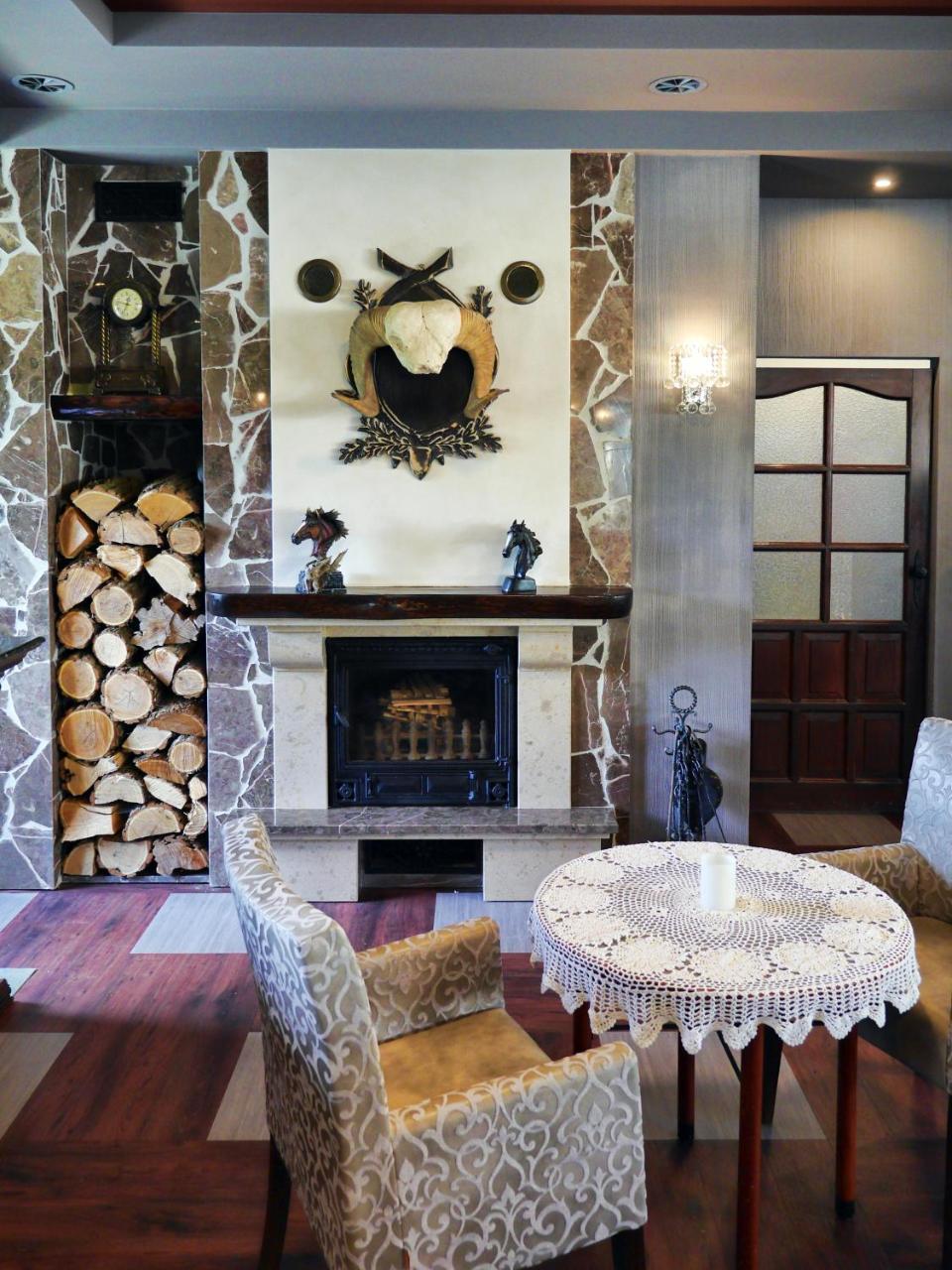 Dwor Wapowce Hotel Ngoại thất bức ảnh